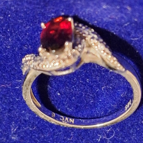 Garnet and Diamond 925 Sterling silver ring Sz 6.5 - Picture 4 of 8